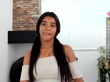 Novababy18 – webcam model profile photo Image 16