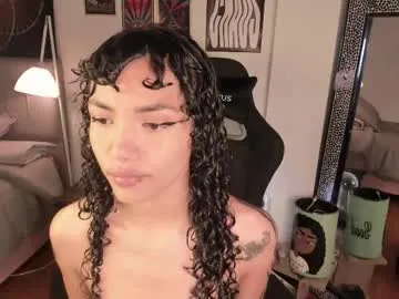 DollyTall – webcam model profile photo Image 12