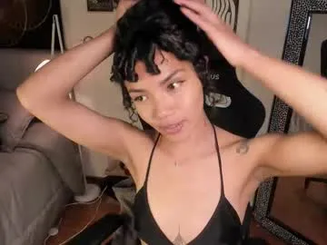 DollyTall – webcam model profile photo Image 16