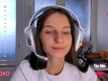 barely_legal_angel – webcam model profile photo Image 15