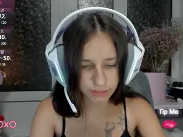 barely_legal_angel – webcam model profile photo Image 6