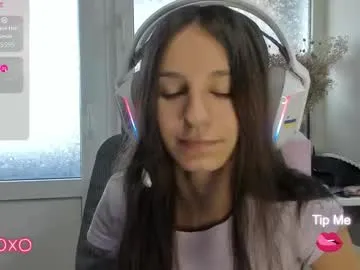 barely_legal_angel – webcam model profile photo Image 7