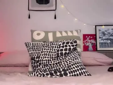 stargroup – webcam model profile photo Image 14