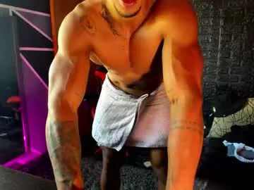 mon1_day – webcam model profile photo Image 9