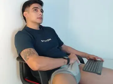 ariadnaz – webcam model profile photo Image 2