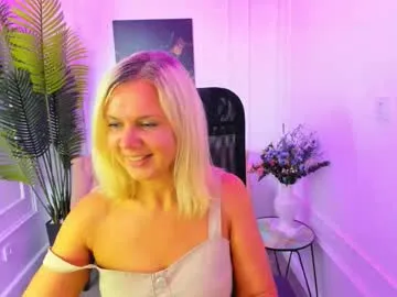 zizi_public – webcam model profile photo Image 14