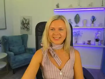 zizi_public – webcam model profile photo Image 3