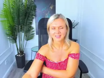 zizi_public – webcam model profile photo Image 6