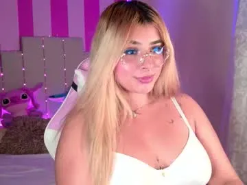 pinkadele – webcam model profile photo Image 4