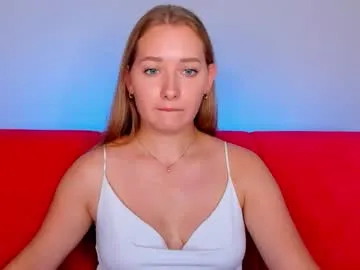 JulliaVegas – webcam model profile photo Image 3