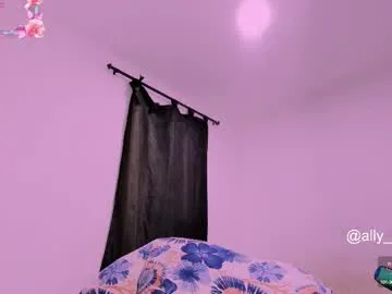 mc-Olivia – webcam model profile photo Image 11