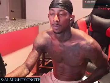 nerdynina – webcam model profile photo Image 4