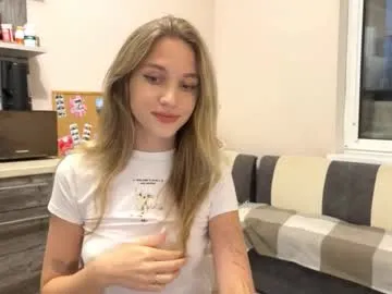 yononeey – webcam model profile photo Image 16