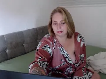 Nova-Lee – webcam model profile photo Image 13