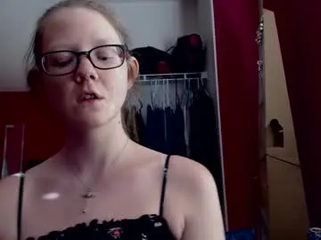 jhulyyy – webcam model profile photo Image 11