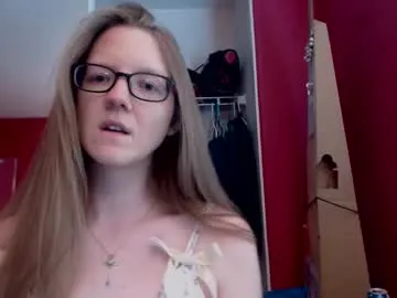 jhulyyy – webcam model profile photo Image 14