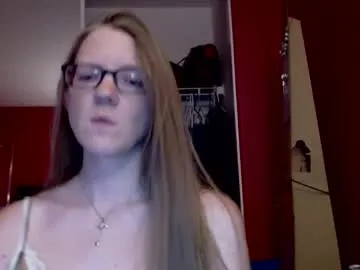 jhulyyy – webcam model profile photo Image 4