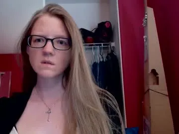 jhulyyy – webcam model profile photo Image 5