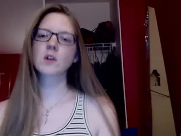 jhulyyy – webcam model profile photo Image 6