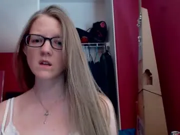 jhulyyy – webcam model profile photo Image 8