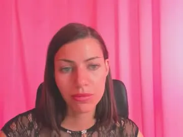 camille-w – webcam model profile photo Image 14