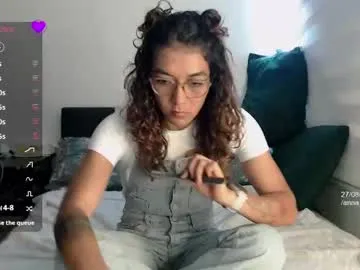 Love_bitess – webcam model profile photo Image 11