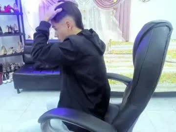 chee_cha – webcam model profile photo Image 13