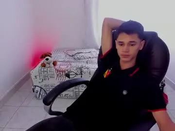 chee_cha – webcam model profile photo Image 18