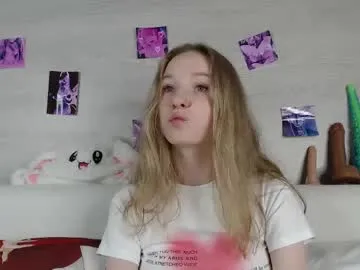 Bella-999 – webcam model profile photo Image 2