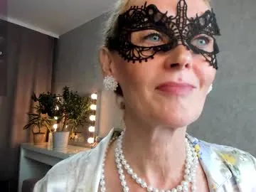 lynnalltop – webcam model profile photo Image 4