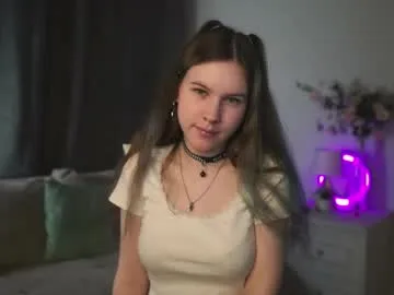 alizae_baby – webcam model profile photo Image 2