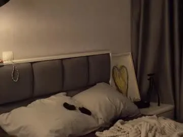 B_Bonya_m – webcam model profile photo Image 2