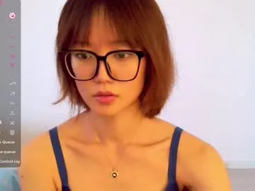 yesonee – webcam model profile photo Image 8