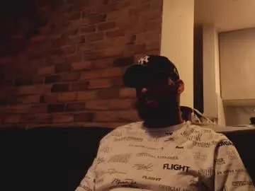 Amira_Blussh – webcam model profile photo Image 16