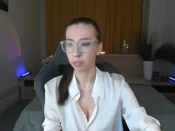 Layla_ly – webcam model profile photo Image 2