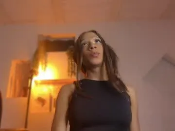 dovia – webcam model profile photo Image 14