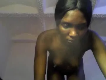 4U143 – webcam model profile photo Image 15