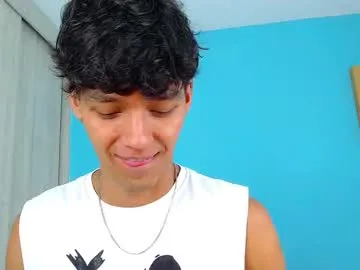 arieel__722 – webcam model profile photo Image 8