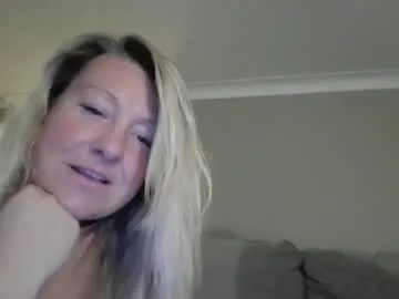 MerlyG – webcam model profile photo Image 6
