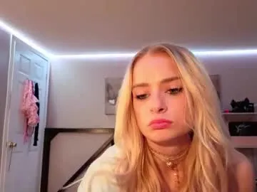 Younger_Couples – webcam model profile photo Image 11