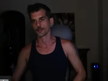 emyliveshow – webcam model profile photo Image 16