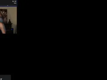emyliveshow – webcam model profile photo Image 7