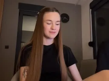 Kiki-vivi – webcam model profile photo Image 3