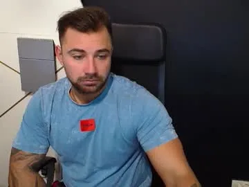 lynnalltop – webcam model profile photo Image 14