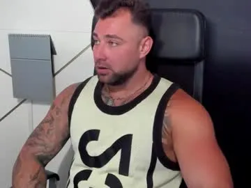 lynnalltop – webcam model profile photo Image 4