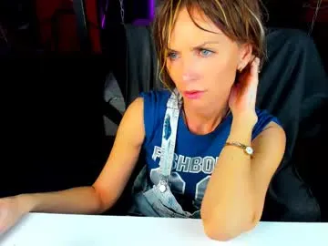 kimi_ivy – webcam model profile photo Image 7