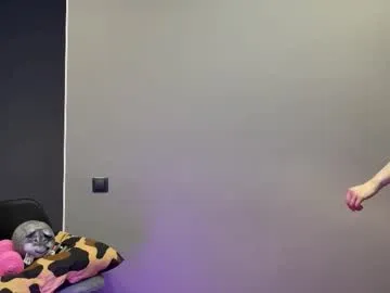 myriambirkett – webcam model profile photo Image 15