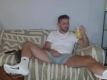 aaronbomer – webcam model profile photo Image 4