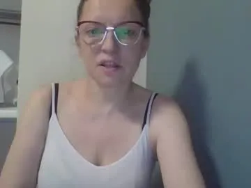 emma4xxx – webcam model profile photo Image 2