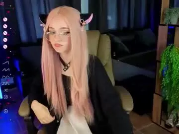 yononeey – webcam model profile photo Image 3